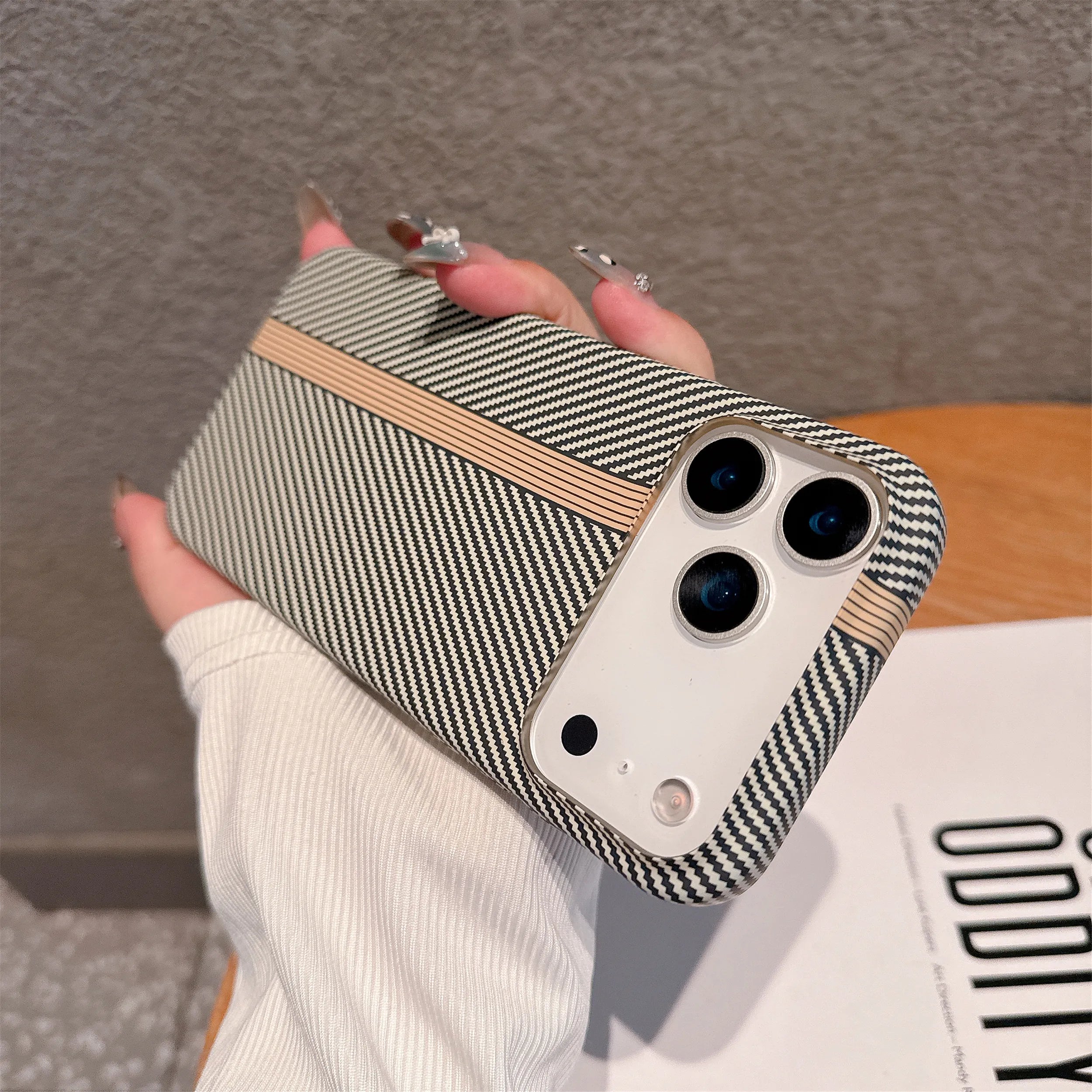 Kevlar Carbon Fiber Stripe Case for iPhone 17/16| Shockproof Anti-Slip MagSafe Ready 💪📱